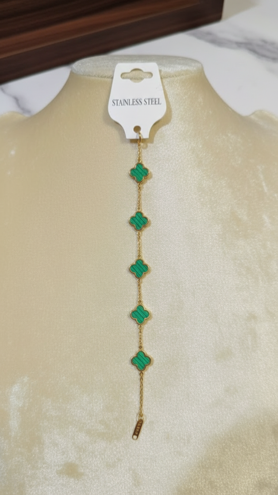 Royal Emerald Clover Bracelet – Gold & Malachite Green