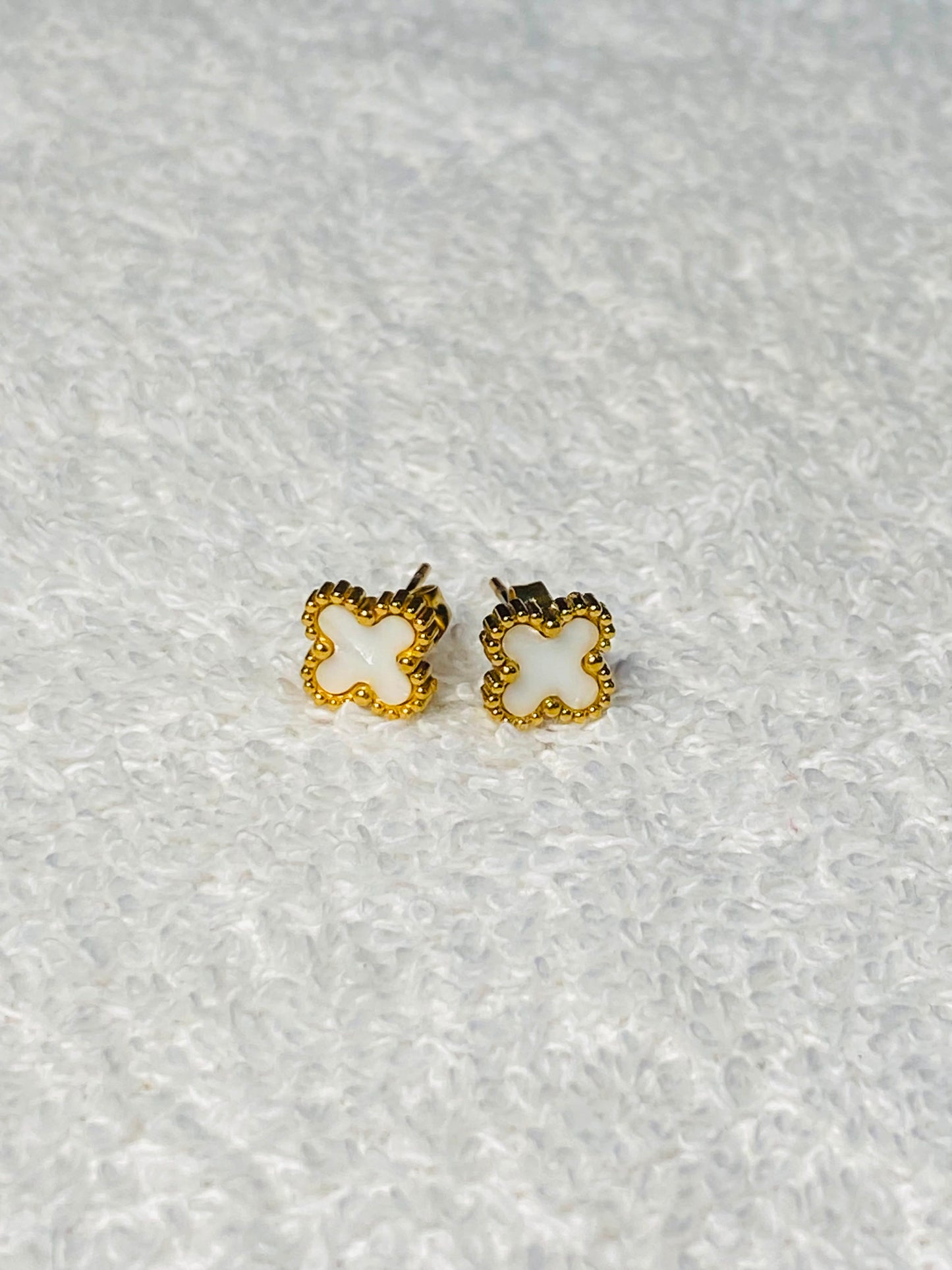 18K Gold Plated Anti-Tarnish Clover Stud Earrings (1 Year Color Guarantee)